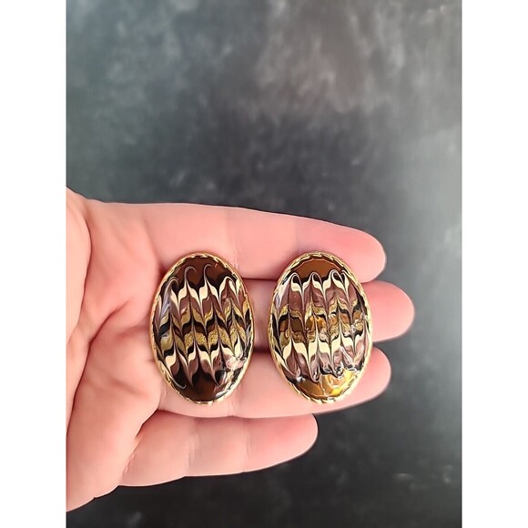 Vintage Oval Shaped Enamel Stud Earrings - Picture 2 of 10